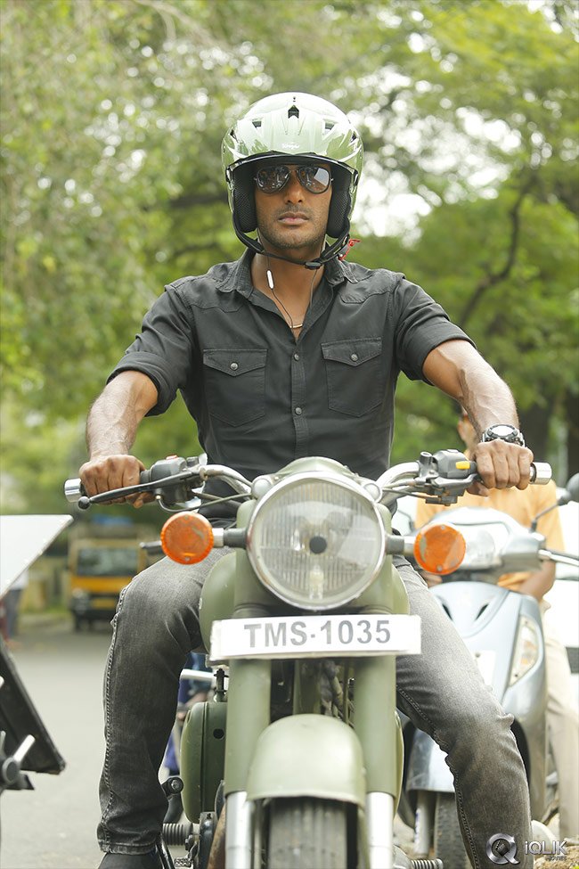 Abhimanyudu-Movie-New-Photos